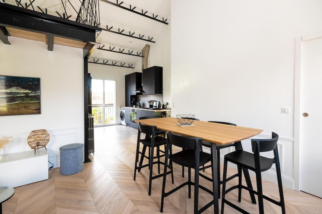 Superbe Appartement Facon Loft A 2 Pas Du Centre ! La Rochelle  Exterior foto