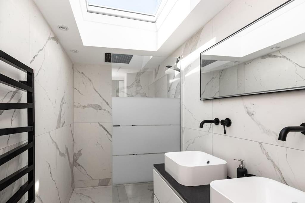Superbe Appartement Facon Loft A 2 Pas Du Centre ! La Rochelle  Exterior foto